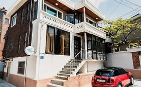 Chingu Guesthouse Hongdae